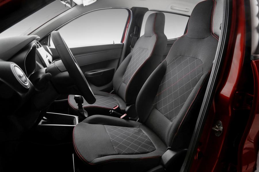 Интерьер Renault Kwid Zen 2017 года  (LA) (фото 10 из 10)